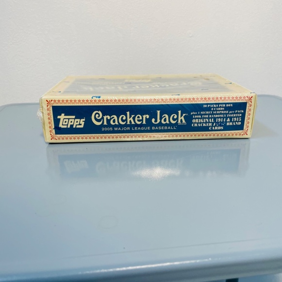 TOPPS 2005 Unopened Cracker Jack Box Baseball Cards - Picture 4 of 6